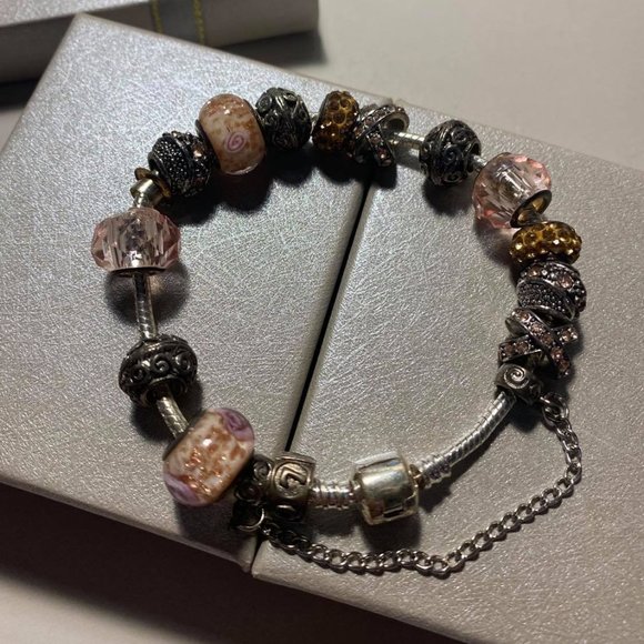NEW Women's Pink Metal Charm Bracelet - Picture 3 of 4